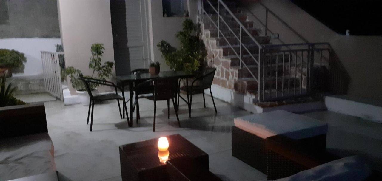 Vila George Poros House Exteriér fotografie
